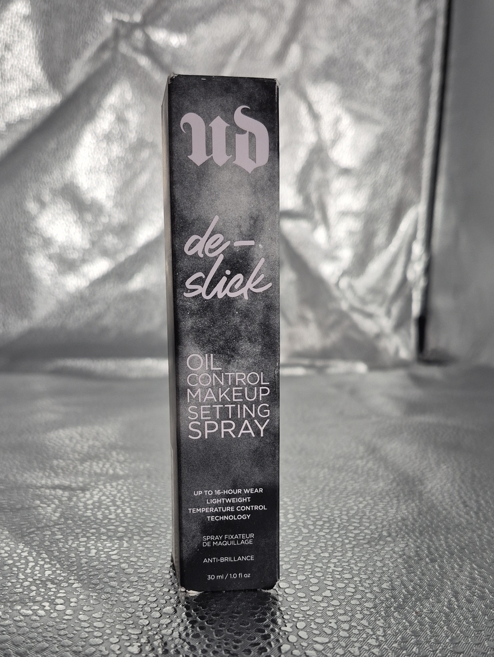The Urban Decay De-Slick Oil-Control Makeup Setting Spray - New